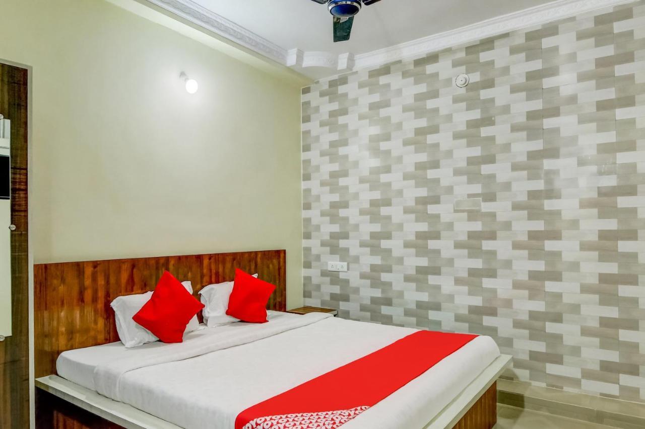 Oyo Hotel Badri Inn & Yatri Niwas Jabalpur Exterior foto